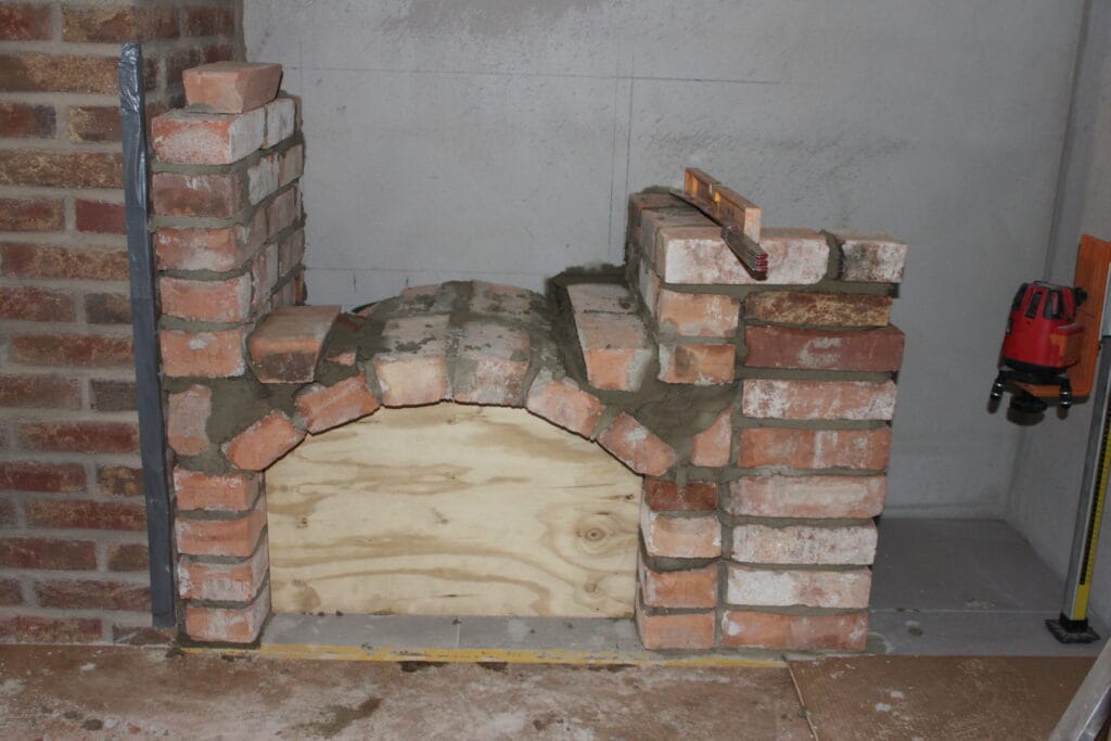 Murning av rullskift med kringliggande väggar och anslutning till köksskåp